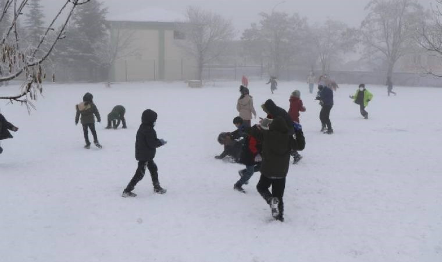 Eğitime kar engeli… Van’da okullar 1 gün tatil edildi!