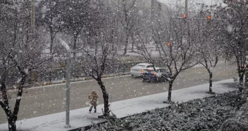 Elazığ’da ‘kar yağışı’ kaza getirdi: 10 araç zincirleme kazaya karıştı!