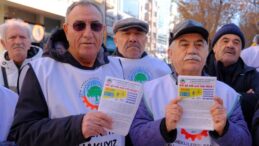 Emekliler yılın son gününde sokaklarda: ‘Haklarımızı vermeyenleri sandığa gömeceğiz’