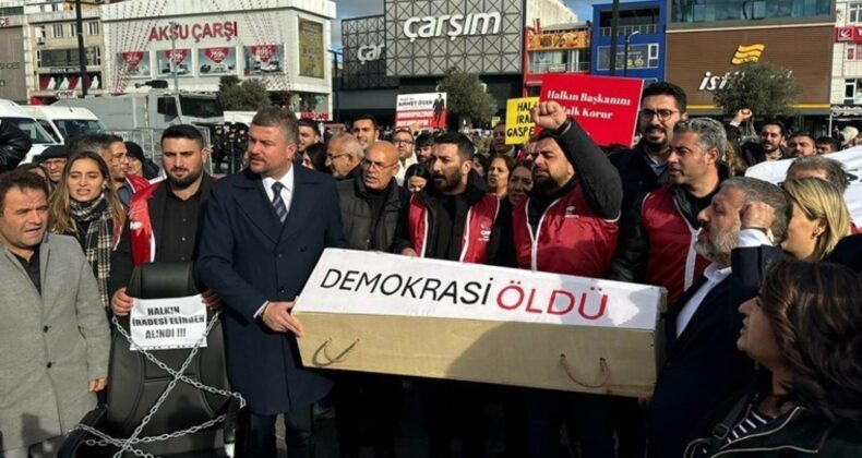 Esenyurt’ta ‘Adalet öldü’ tabutlu Demokrasi Nöbeti