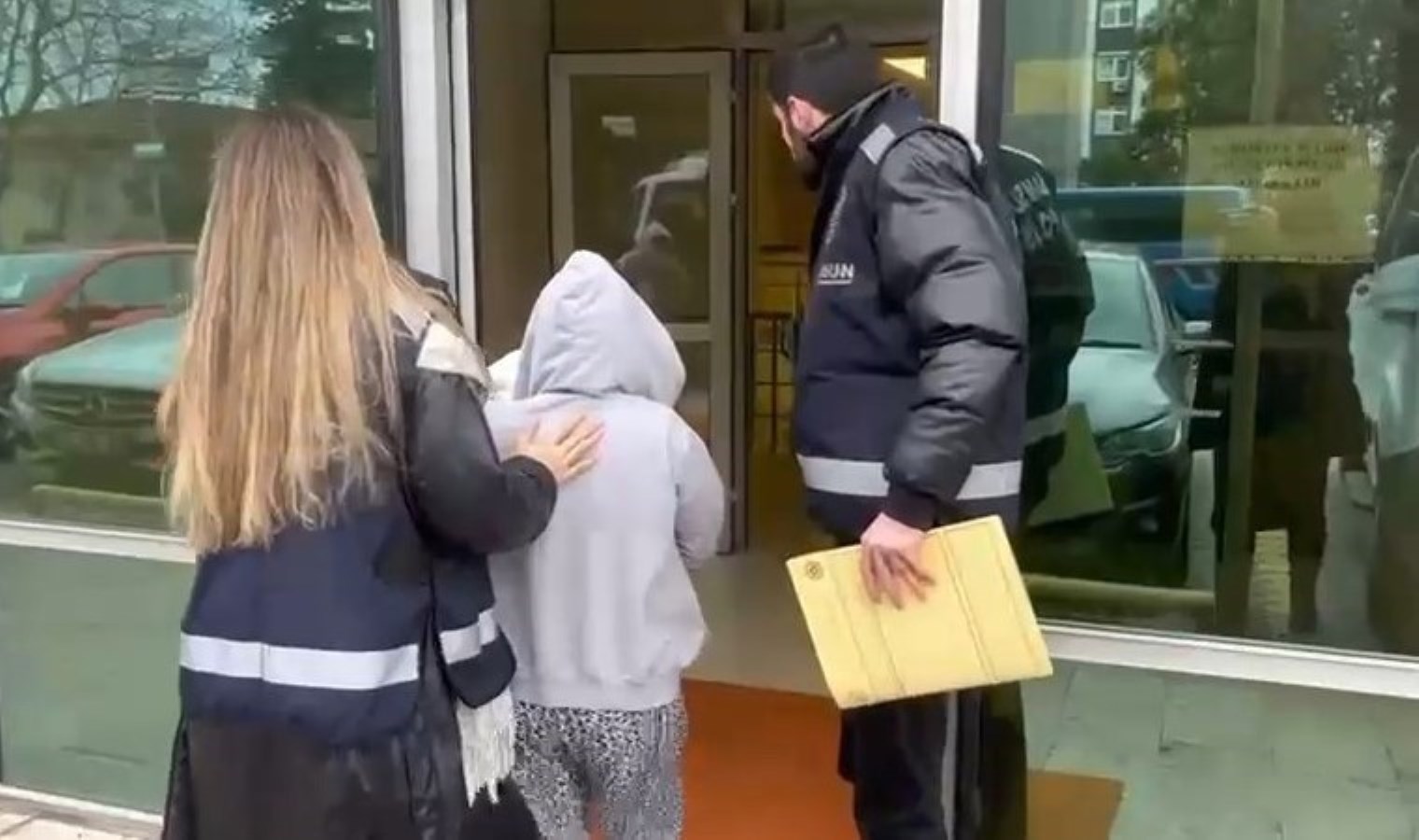 Evden ‘altın’ hırsızlığı: 40 bin liralık vurgun yapan şahıslar tutuklandı!