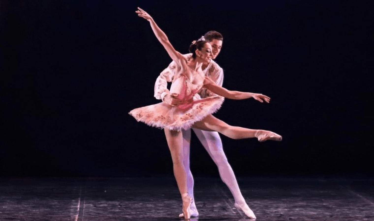 ‘Fındıkkıran’ balesi Süreyya Opera Sahnesi’nde sanatseverlerle buluştu