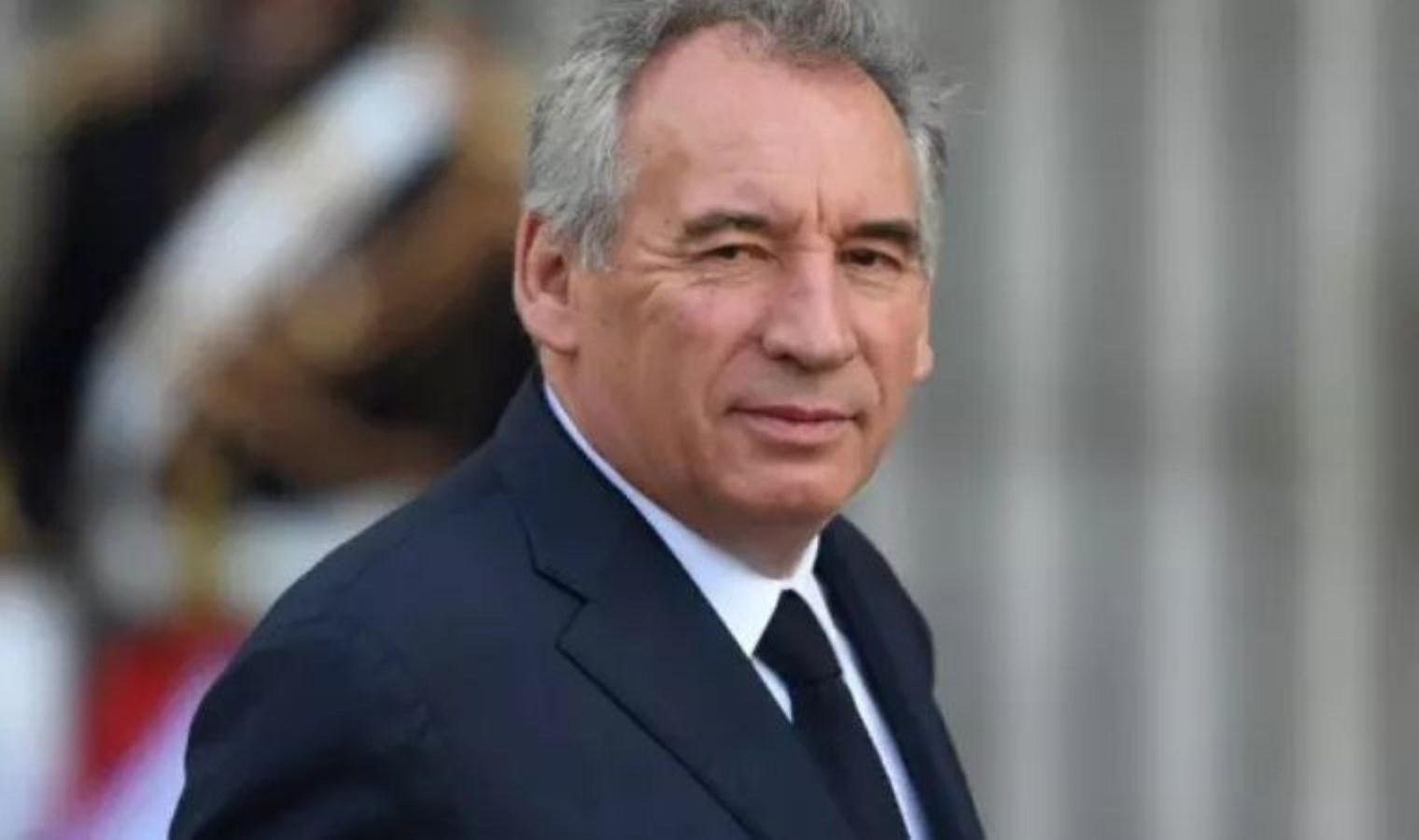 François Bayrou kimdir? Fransa’nın yeni Başbakanı François Bayrou kaç yaşında, nereli? François Bayrou hangi görevlerde bulundu?