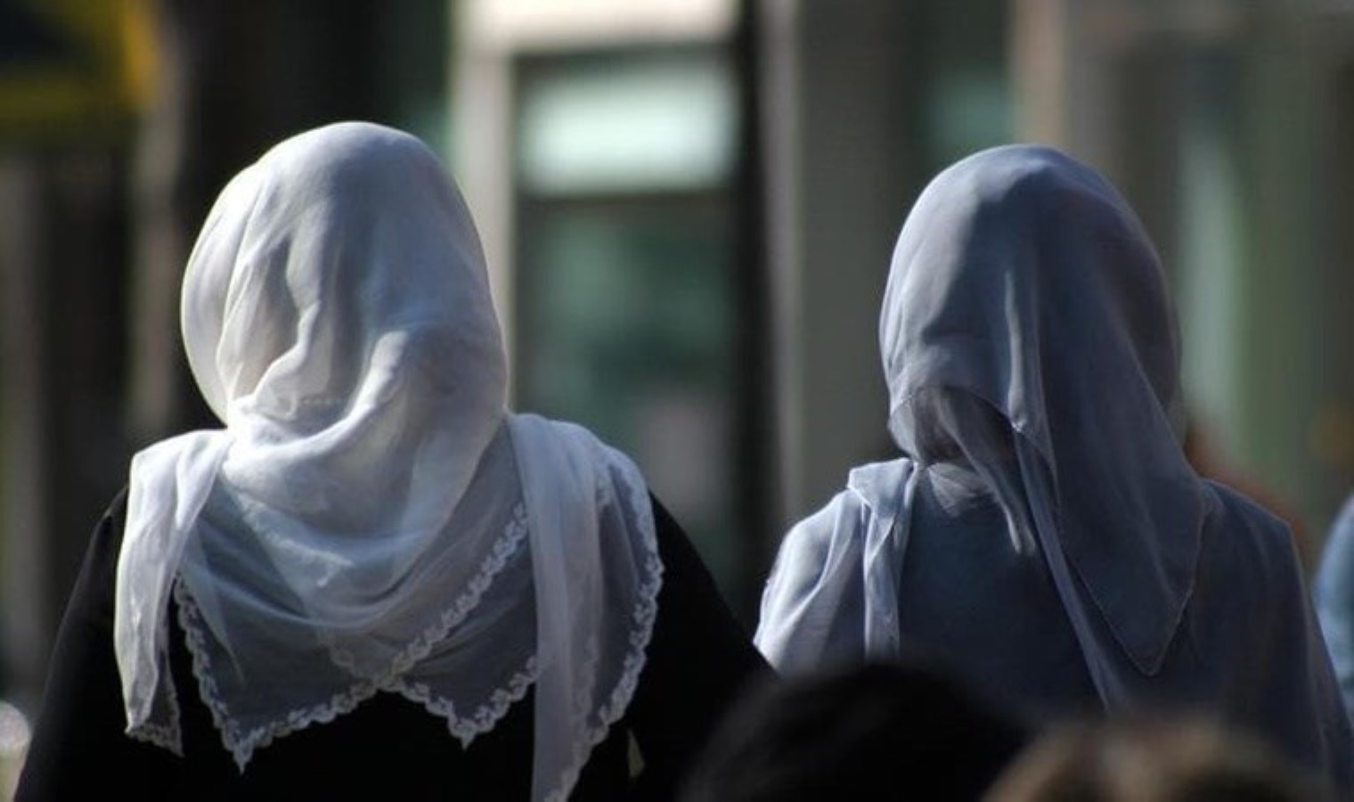 Fransız bakandan ‘başörtüsü yasağı’ hamlesi