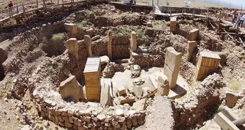 Göbeklitepe kış sezonunda da ziyaretçi akınına uğruyor