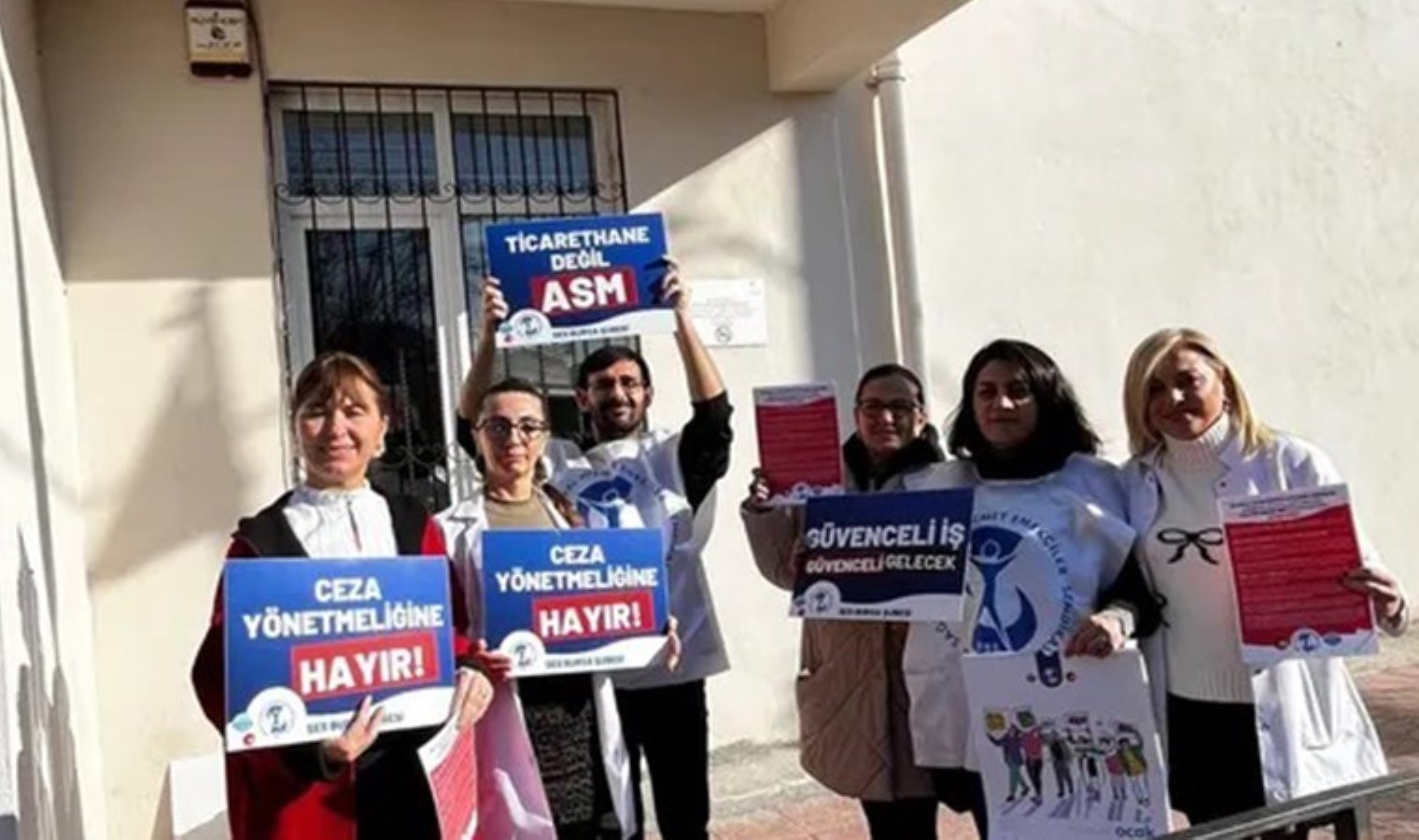 Greve çıkan Aile Sağlığı Merkezi’ne saldırı