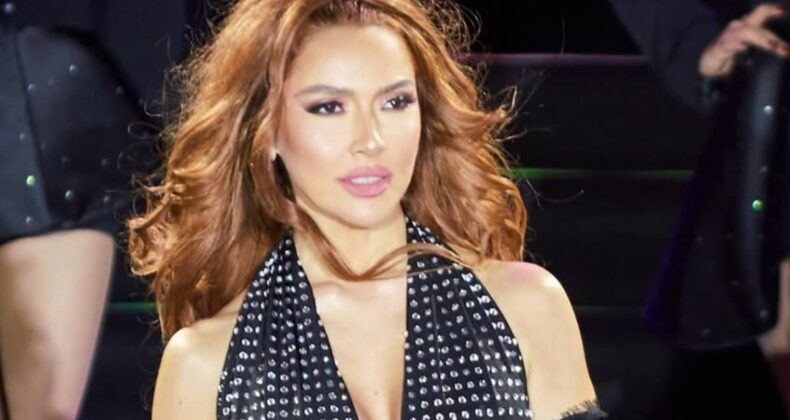 Hadise sahnede yere yatarak dans etti