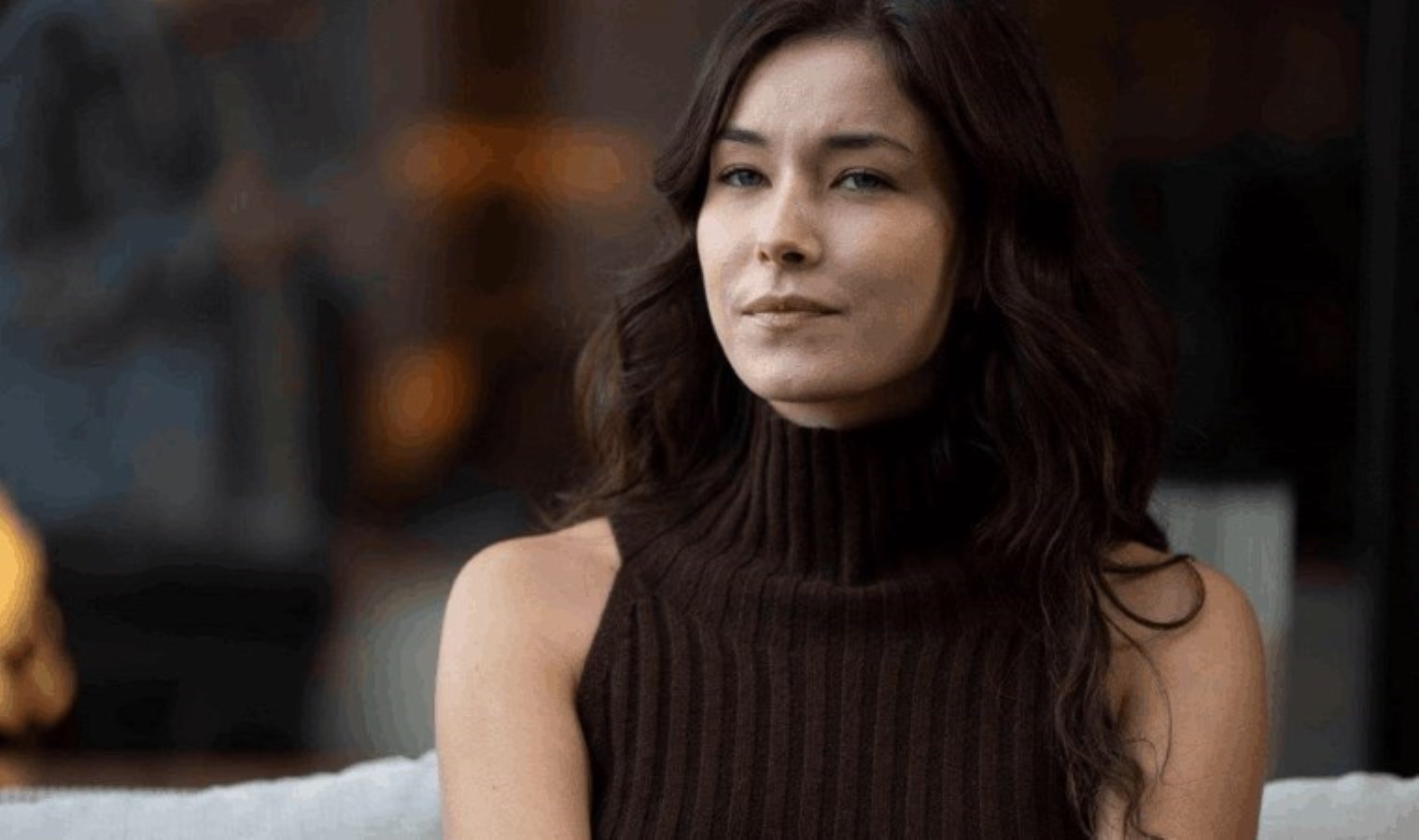 Holding dizisinin Aydan’ı Tuğba Sunguroğlu kim, kaç yaşında, nereli? Tuğba Sunguroğlu hangi dizi ve filmlerde oynadı?