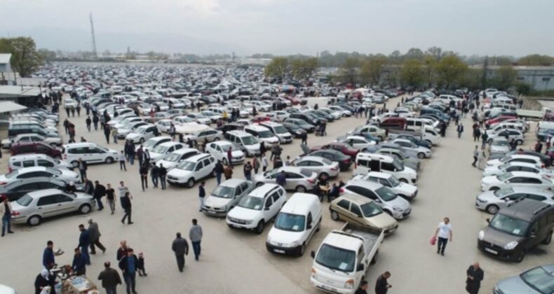 İkinci el otomobilde yüksek model araçlar cep yakıyor, düşük modellere ilgi yok