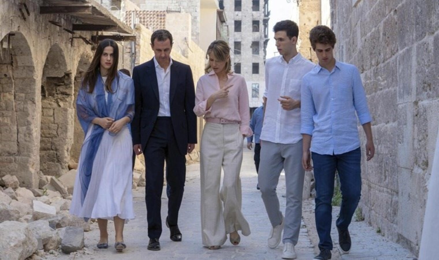 İran’dan ‘Esad ve ailesi Suriye’yi terk etti’ iddialarına yanıt