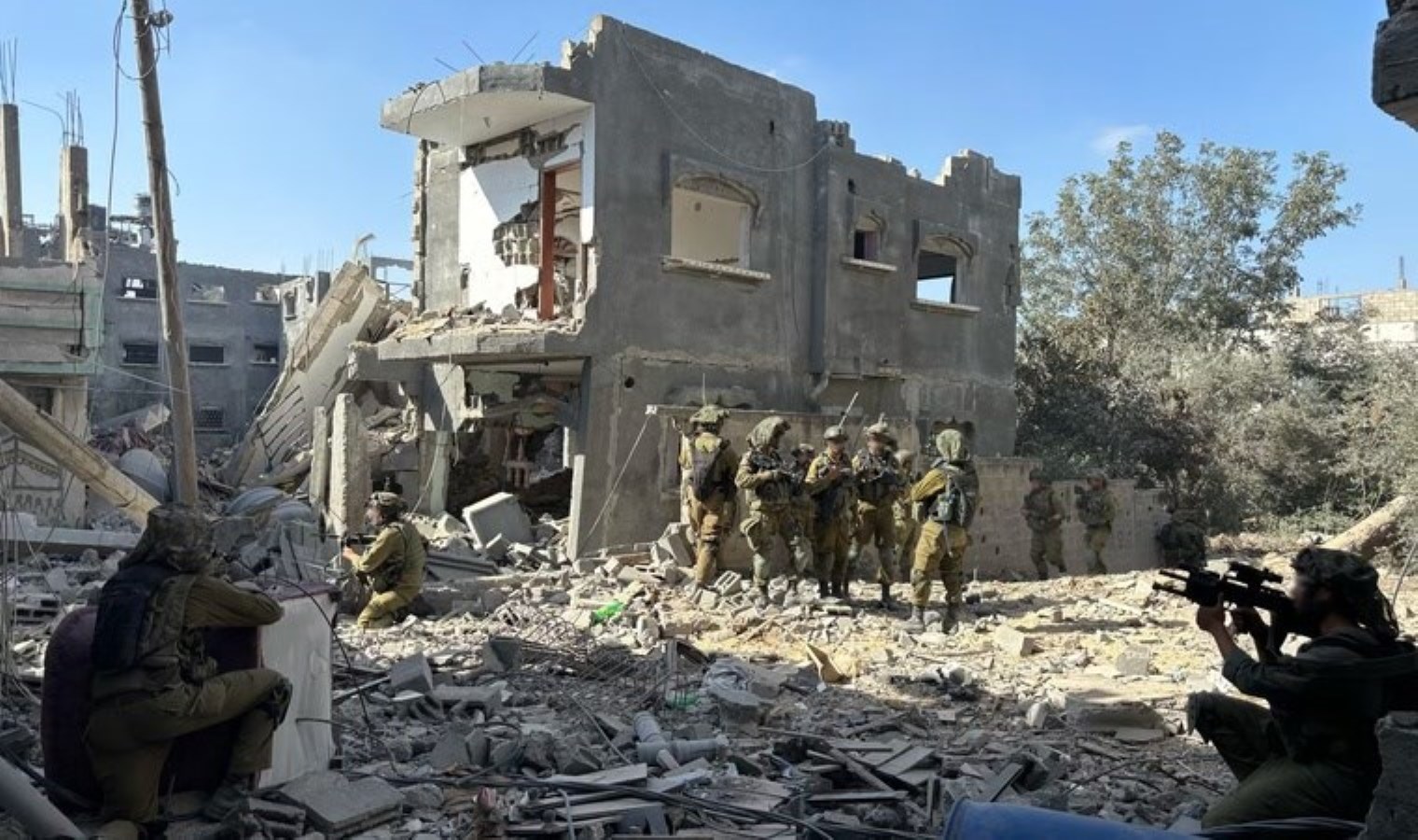 İsrail’den Gazze’de bir okula baskın: Ölü ve yaralılar var