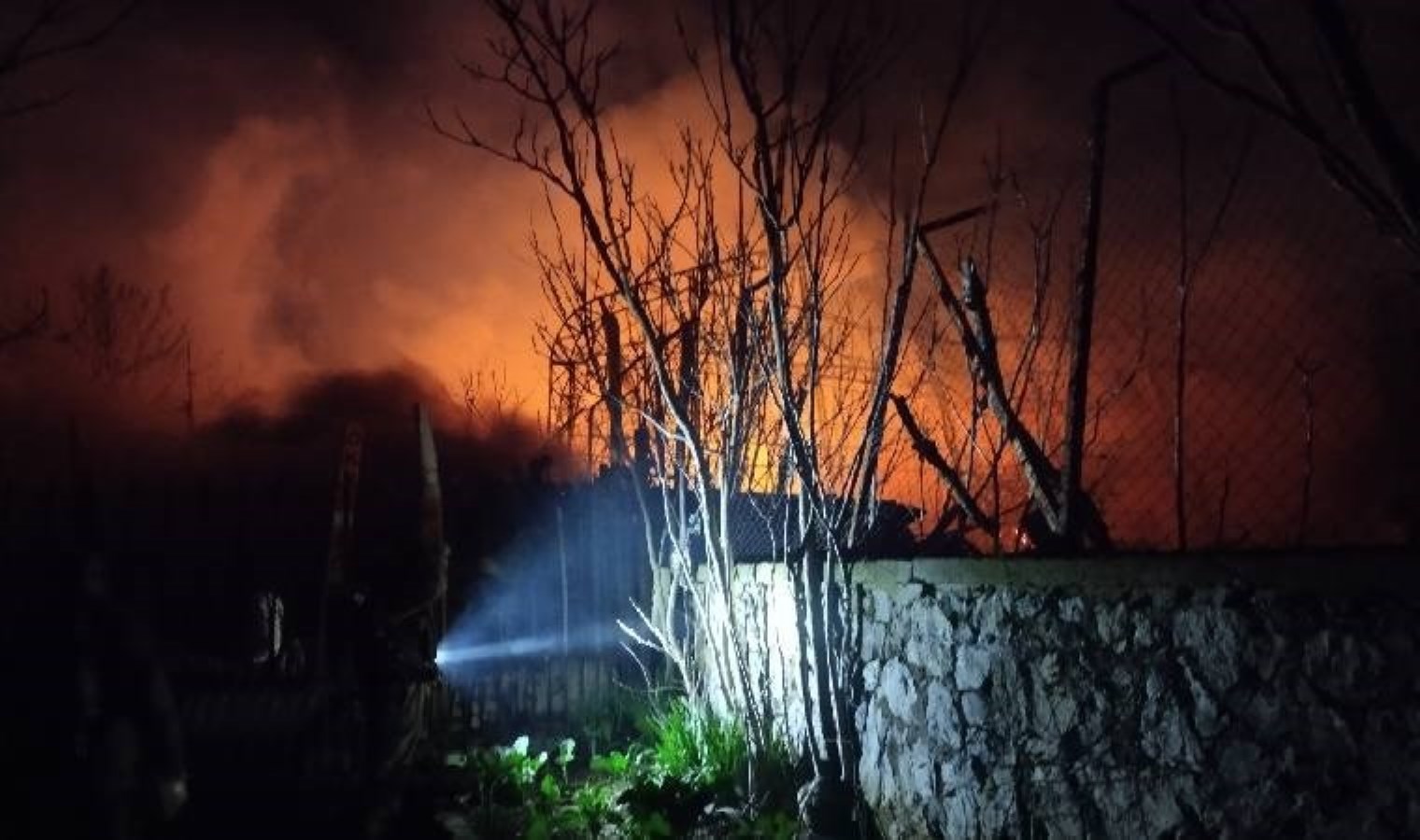 İstanbul’da film platosunda büyük yangın!