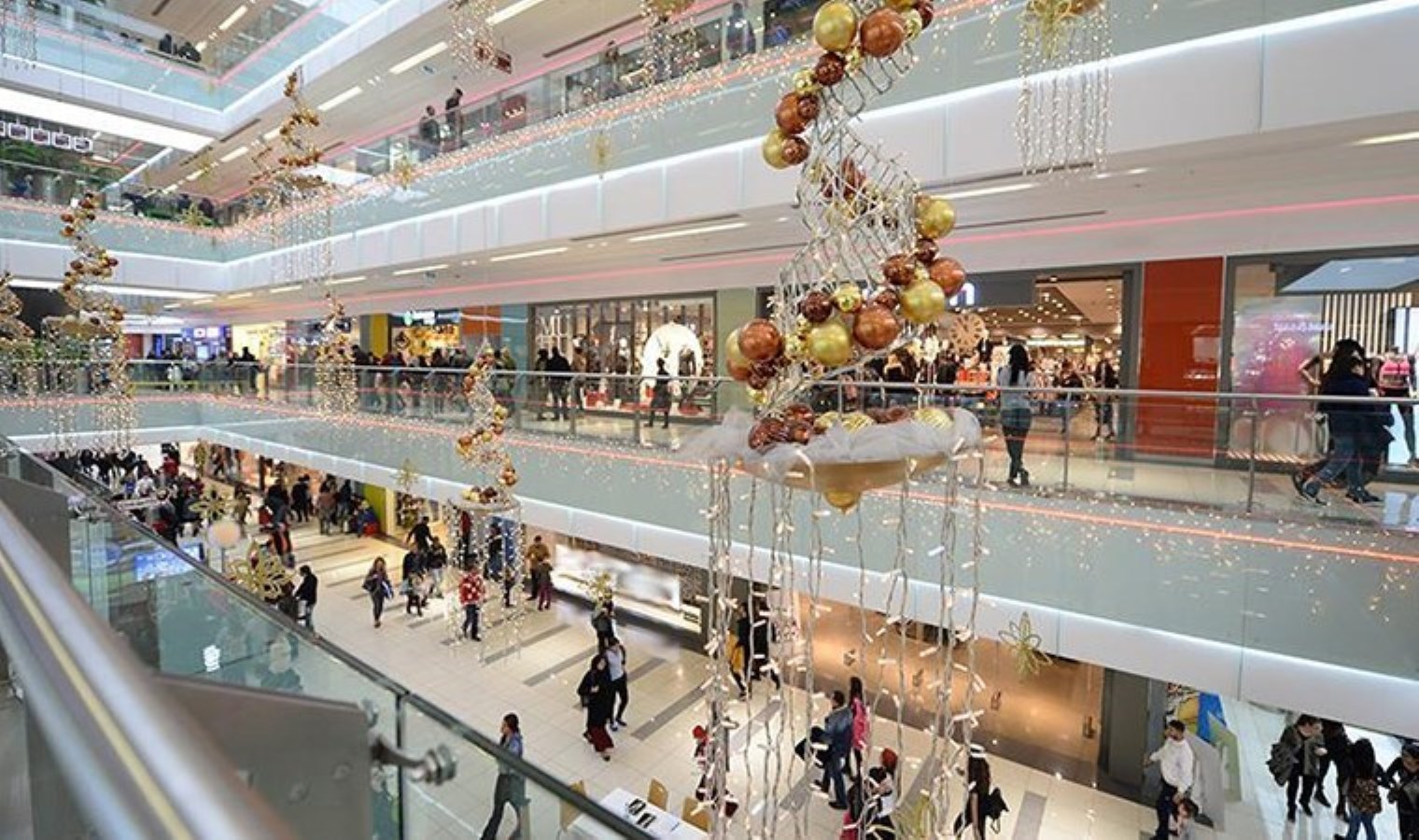 İstanbul’daki AVM’lerde ‘hırsızlara yardım’ iddiası: 4 özel güvenlik görevlisi yakalandı