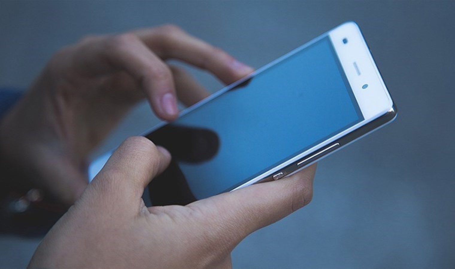 İzinsiz telefon satışına ceza yağdı: Mağaza çalışanları için hapis kararı