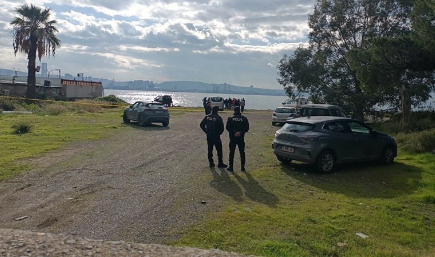 İzmir’de sahilde kadın cesedi bulundu!