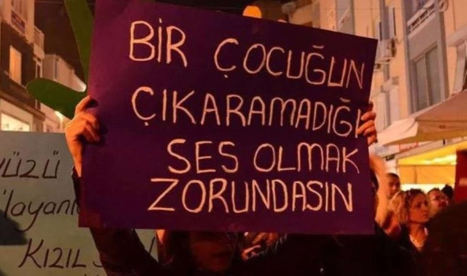 İzmir’de skandal… Sınıf öğretmeni çocuğa cinsel istismardan tutuklandı!