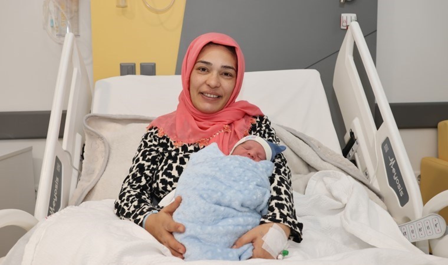 İzmir’de yeni yılın ilk bebeği ‘Mahir Deniz’ oldu