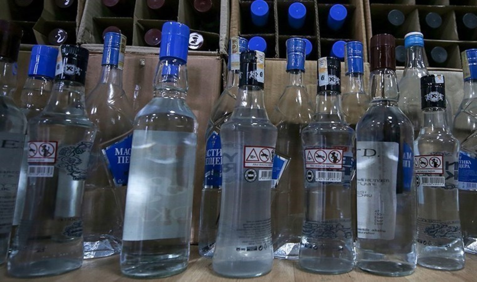 Jandarma yılbaşı öncesi baskın yaptı: Karacasu’da ‘sahte içki’ operasyonu