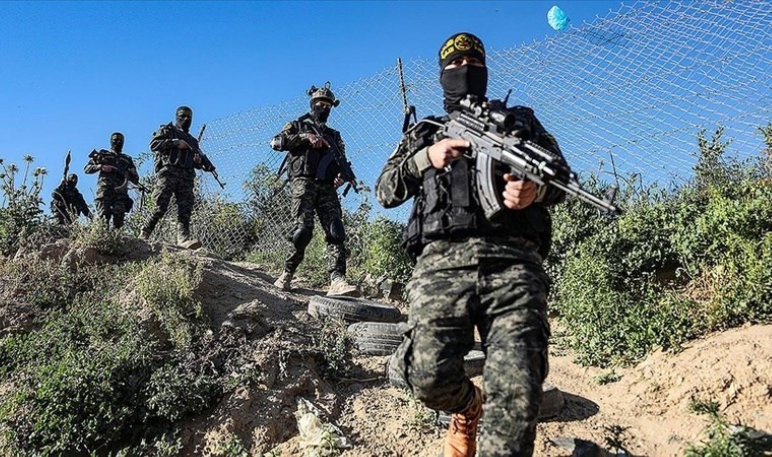 Kassam Tugayları’ndan İsrail’e uyarı: ‘Bazı esirlerin hayatı…’