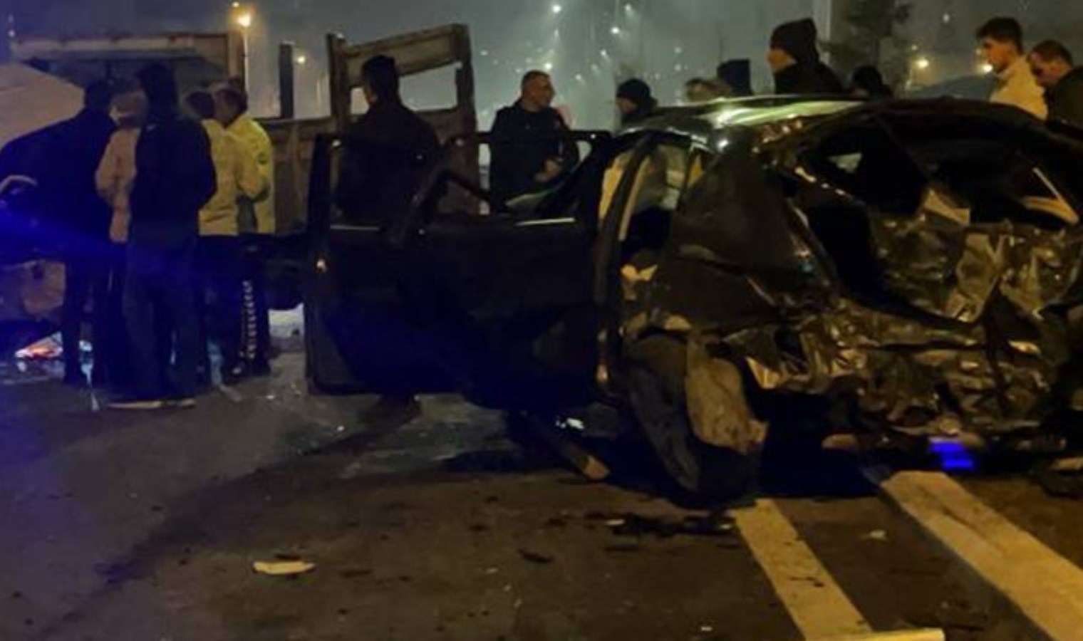 Kayseri’de korkunç kaza! Otomobil ile kamyonet çarpıştı: Çok sayıda gözaltı…