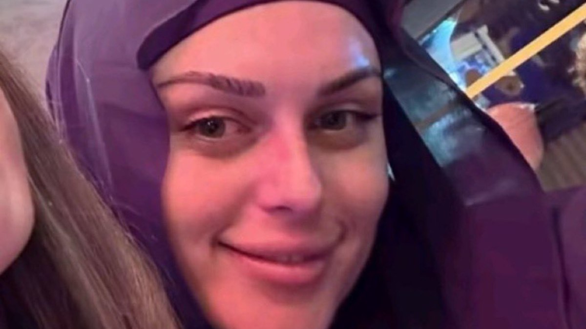 Kısmetse Olur’un Yaren’i tesettüre girdi! “Buyrunuz yeni Yaren”