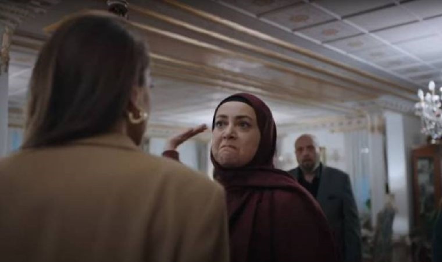 ‘Kızılcık Şerbeti’ dizisinde tokat atmıştı: Özge Özacar’dan Sibel Taşçıoğlu açıklaması