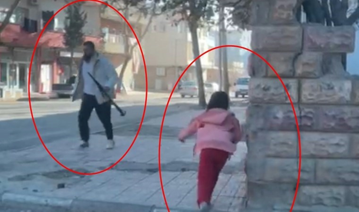 Küçük kız kurşunların arasında kaldı! Mardin’de dehşet: Husumetlisinin Aracına pompalı tüfekle ateş açtı!