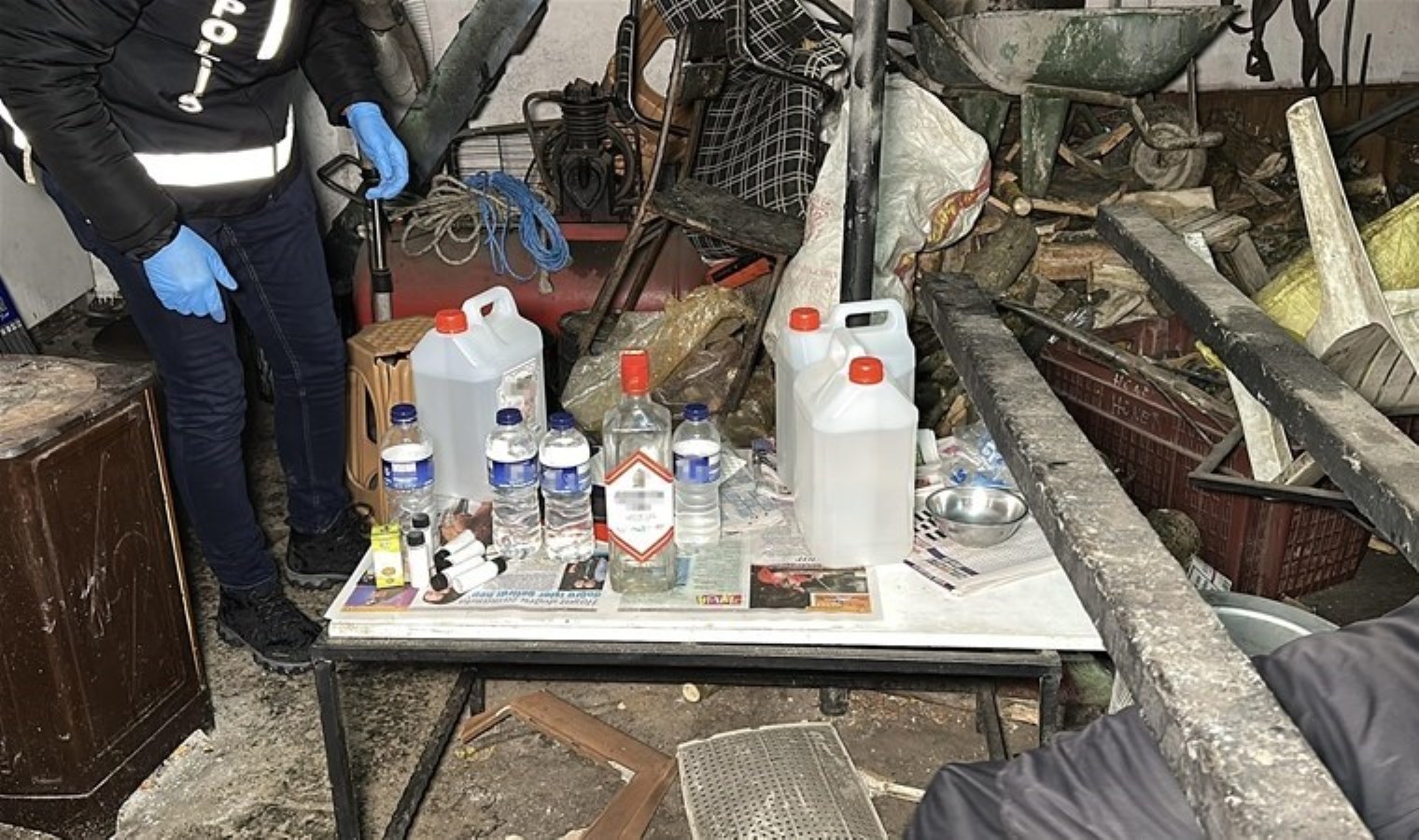 Kütahya’da sahte içki operasyonu: 3 gözaltı