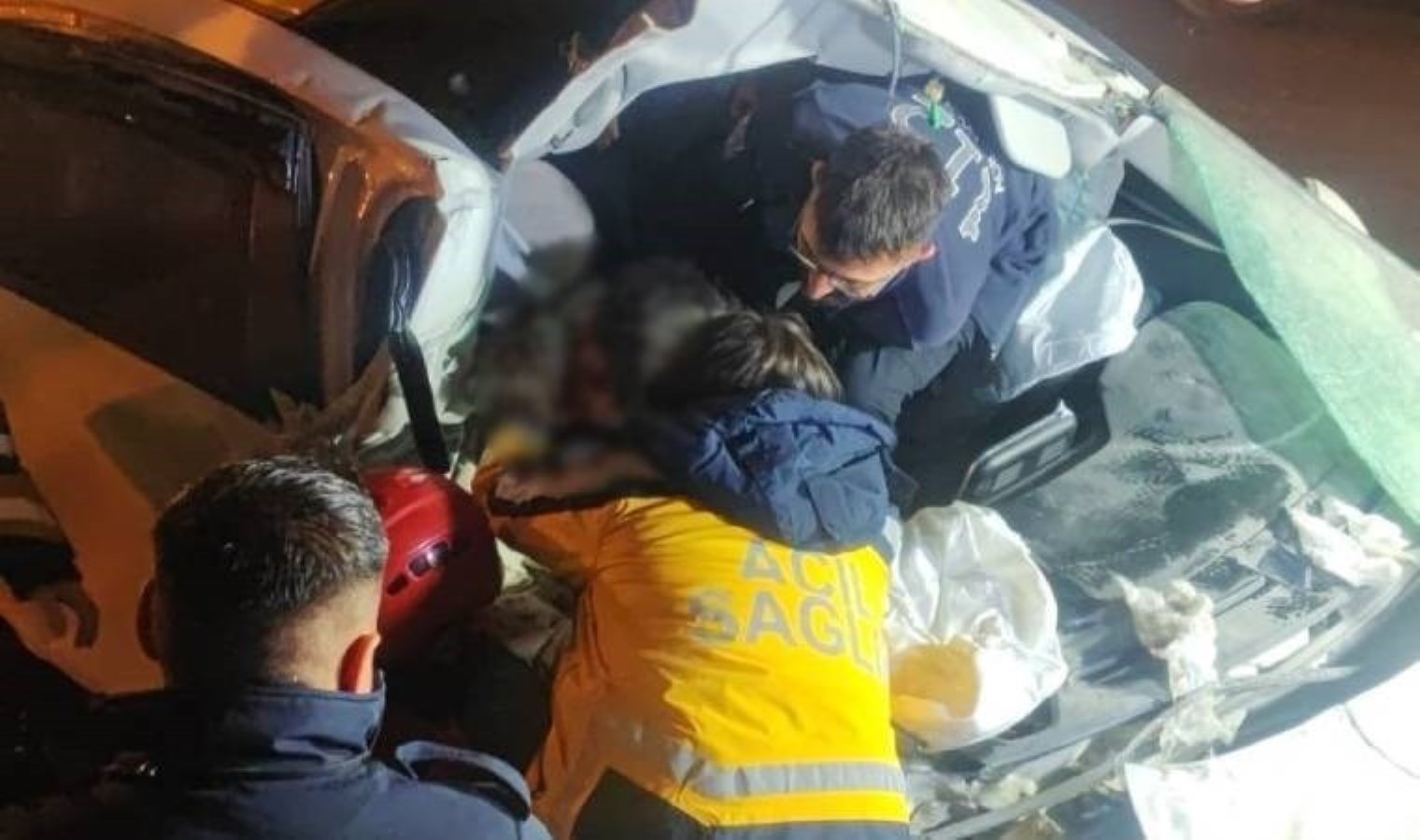 Malatya’da alt geçitte feci kaza: 3 yaralı