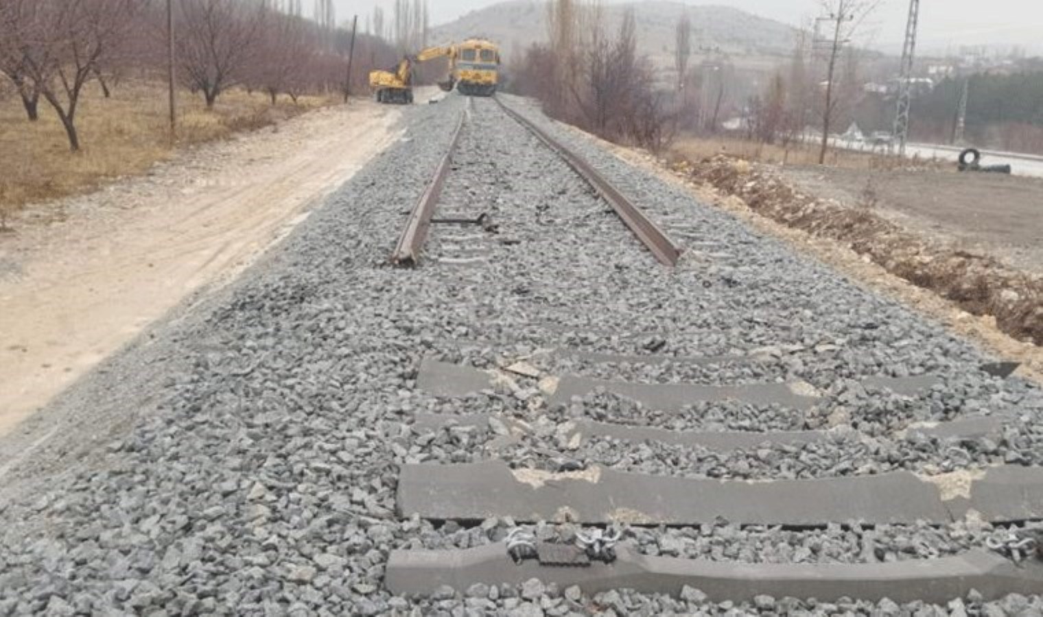 Malatya’da panik anları… Lokomotif raylardan çıktı!