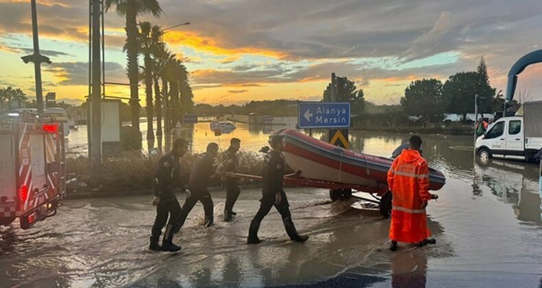 Manavgat’ı sağanak vurdu: 236 yurttaş tahliye edildi