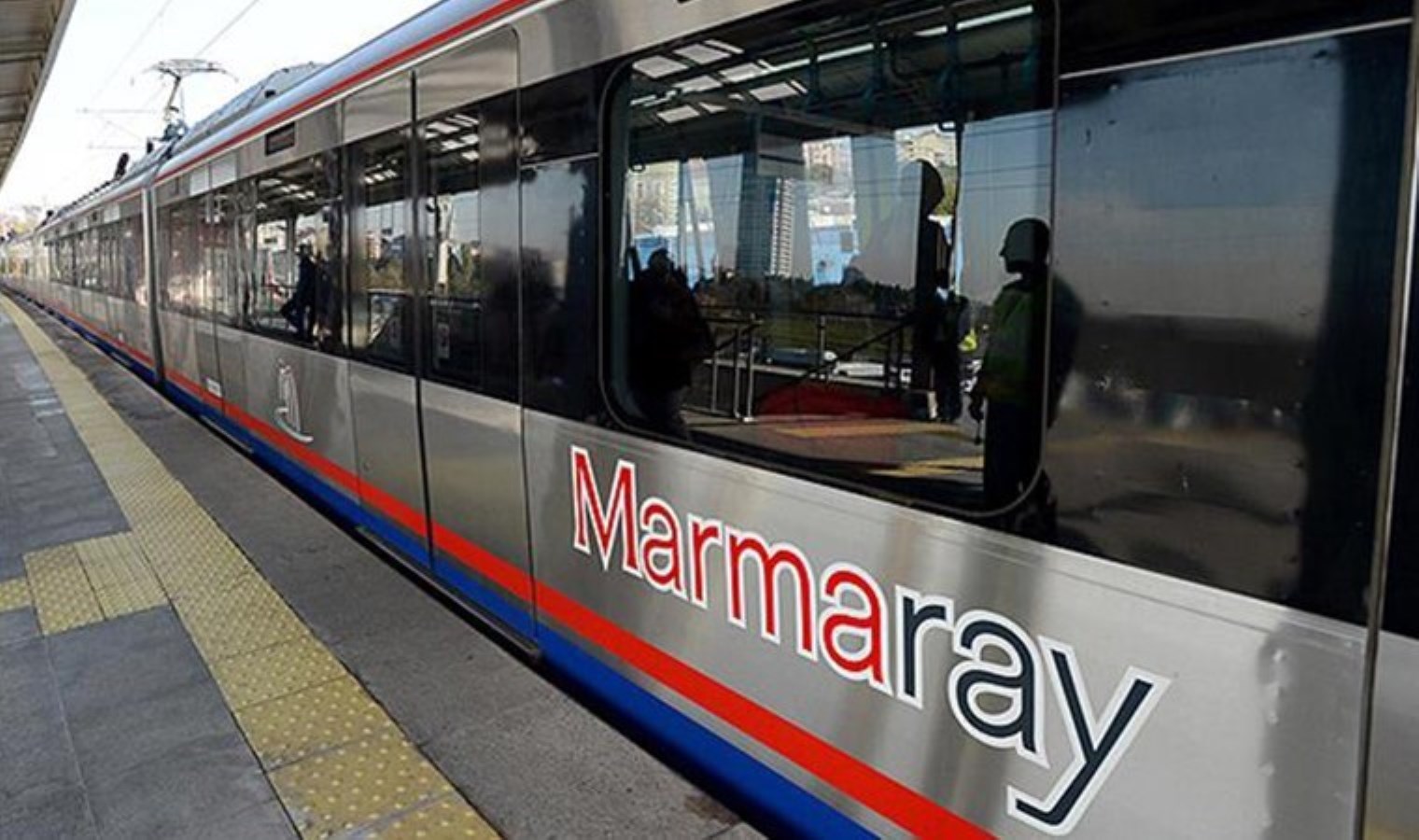Marmaray’da intihar: Seferler gecikmeli yapılıyor