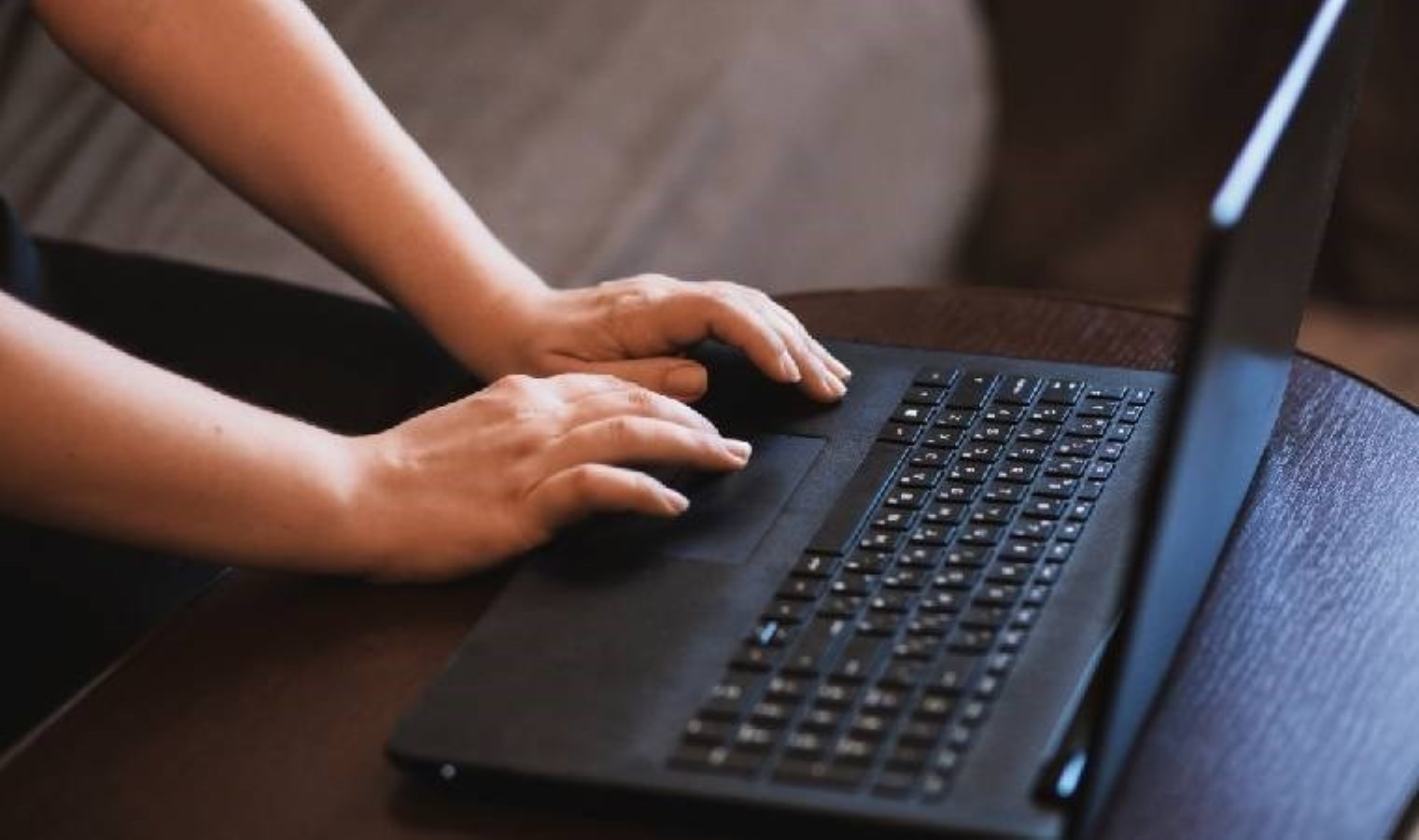 Mersin’de sosyal medya üzerinden sahte ilanla dolandırıcılık!