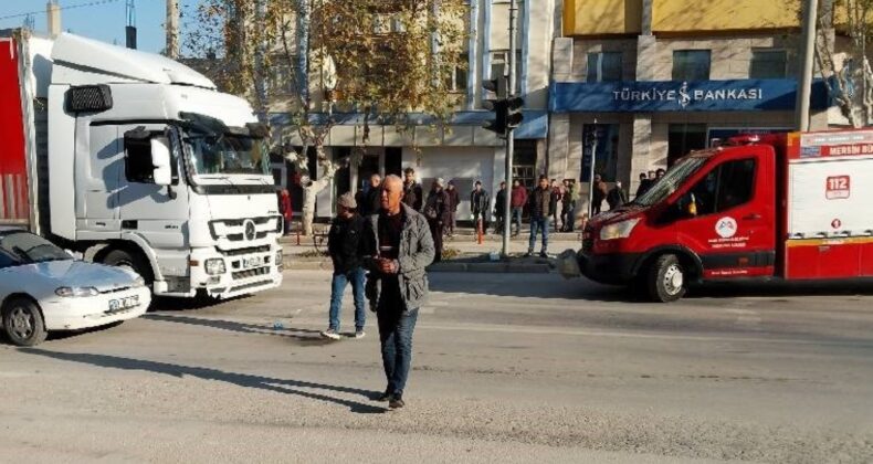 Mersin’de TIR’ın çarptığı yaya kurtarılamadı: Sürücü gözaltında!