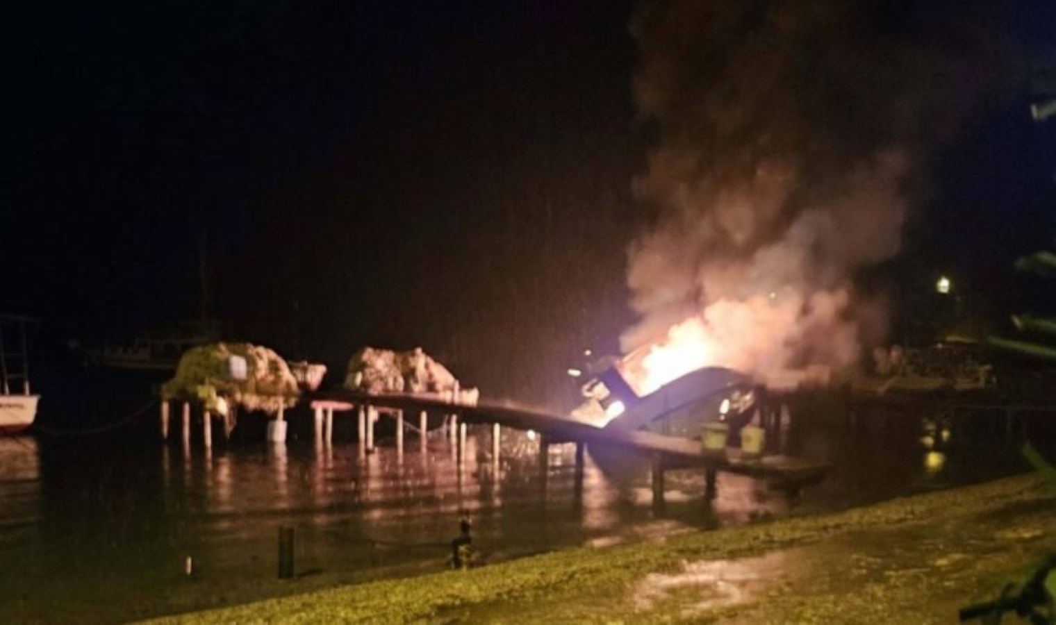 Muğla’da balıkçı teknesinde korkutan yangın!