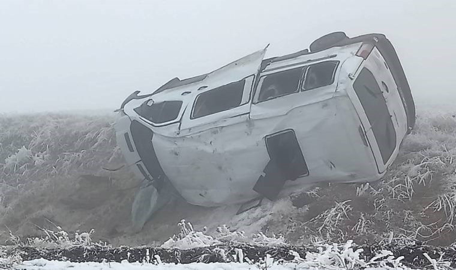 Muş’ta öğretmen servisi devrildi: Yaralılar var!