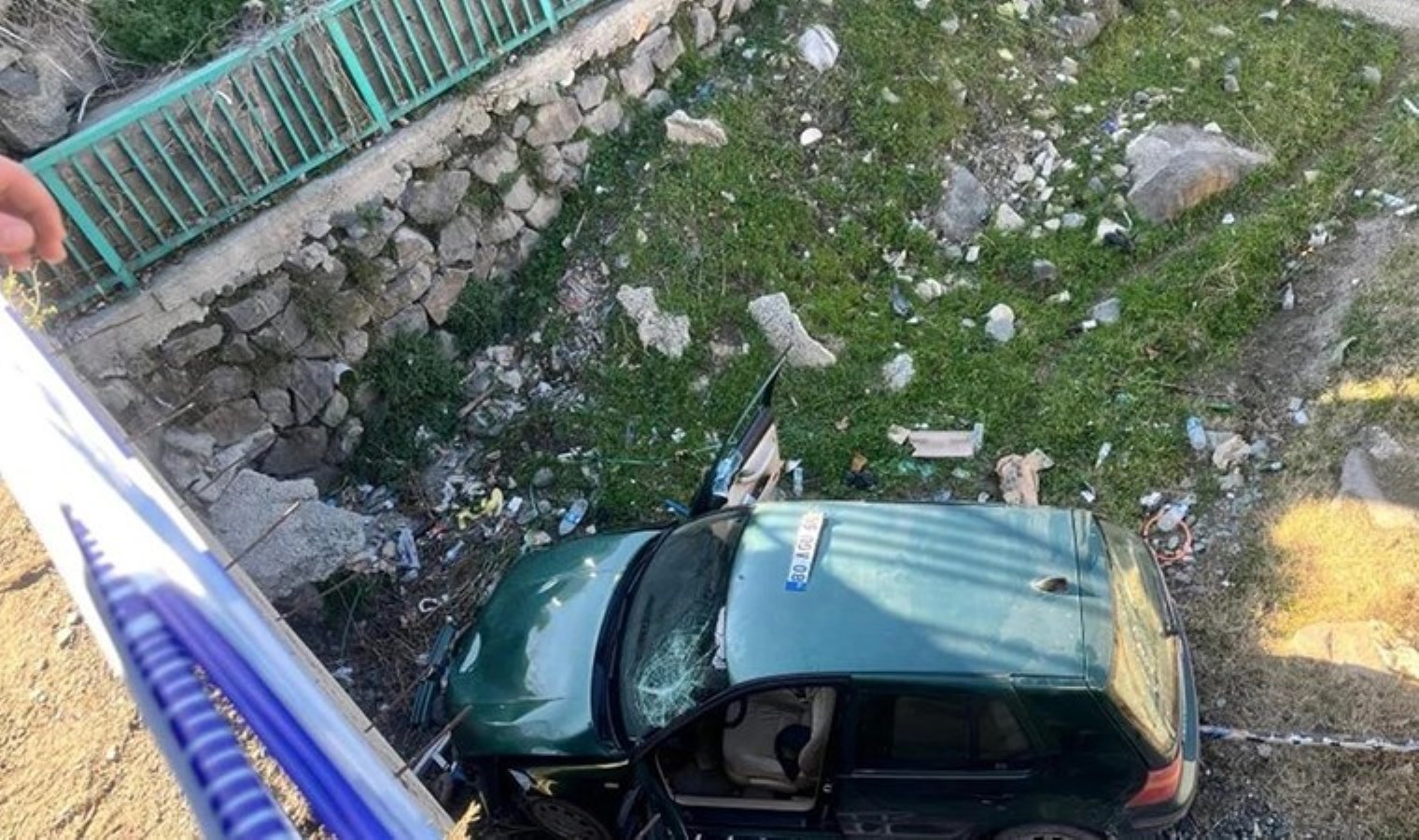 Osmaniye’de feci kaza: Otomobil köprüden dereye uçtu!