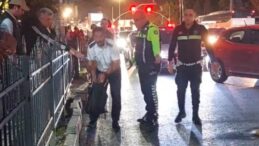 Otobüs şoförü, yolcuya sinirlenip indi: Polis ikna etmeye çalıştı!