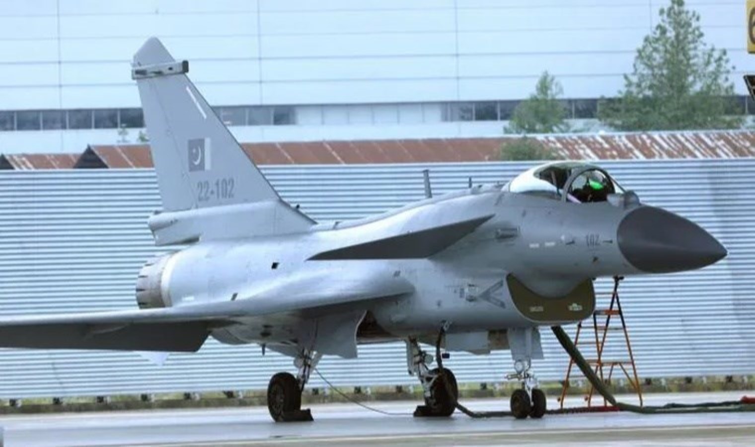 Pakistan’dan Afganistan’a hava saldırısı