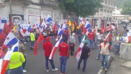 Panama’da Trump protestosu: Posterleri ateşe verildi