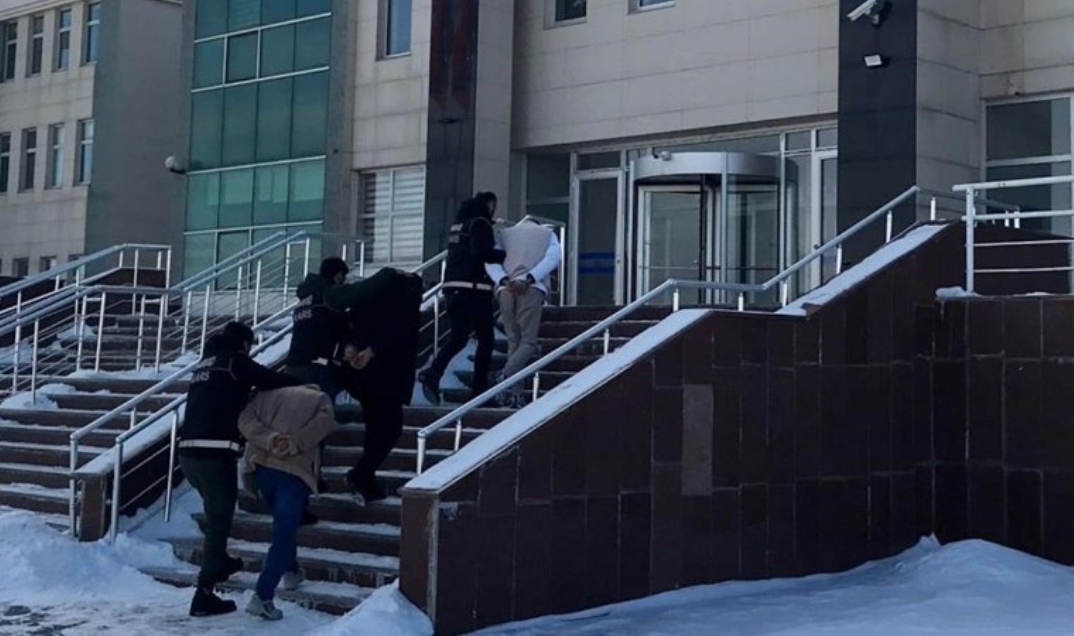 Piyasa değeri 4 milyon TL: Kars’ta uyuşturucu operasyonu