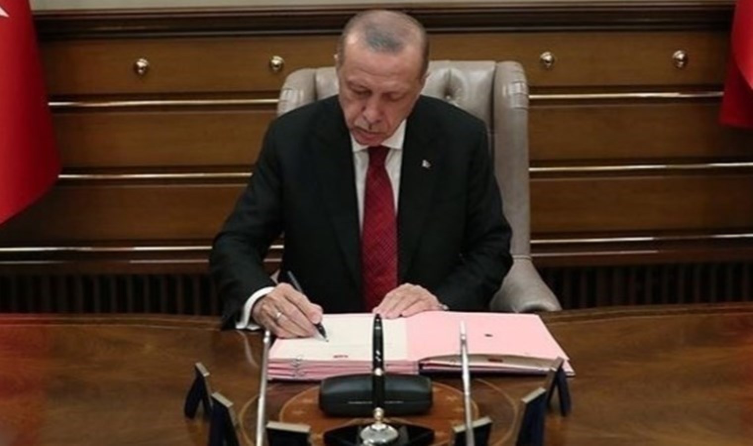 Resmi Gazete’de yayımlandı: Erdoğan’dan birçok üniversiteye rektör ataması!