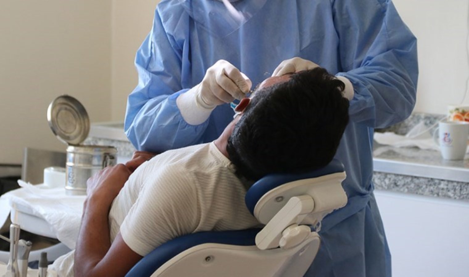 Ruhsatsız çıktı: Bursa’da kaçak ‘diş kliniği’ mühürlendi