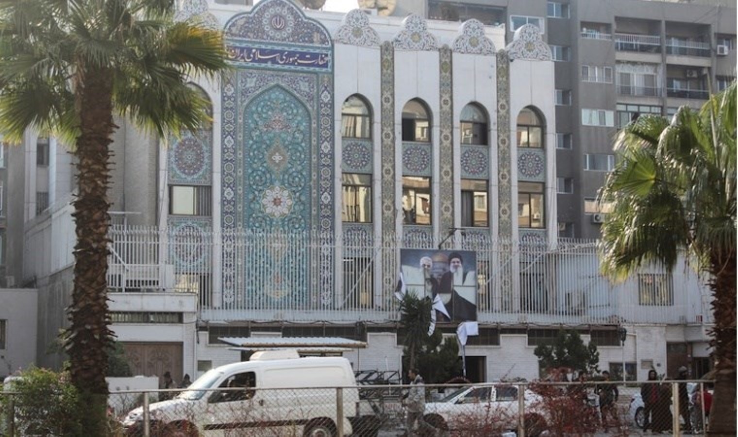 Şam’daki İran Büyükelçiliği’ne baskın