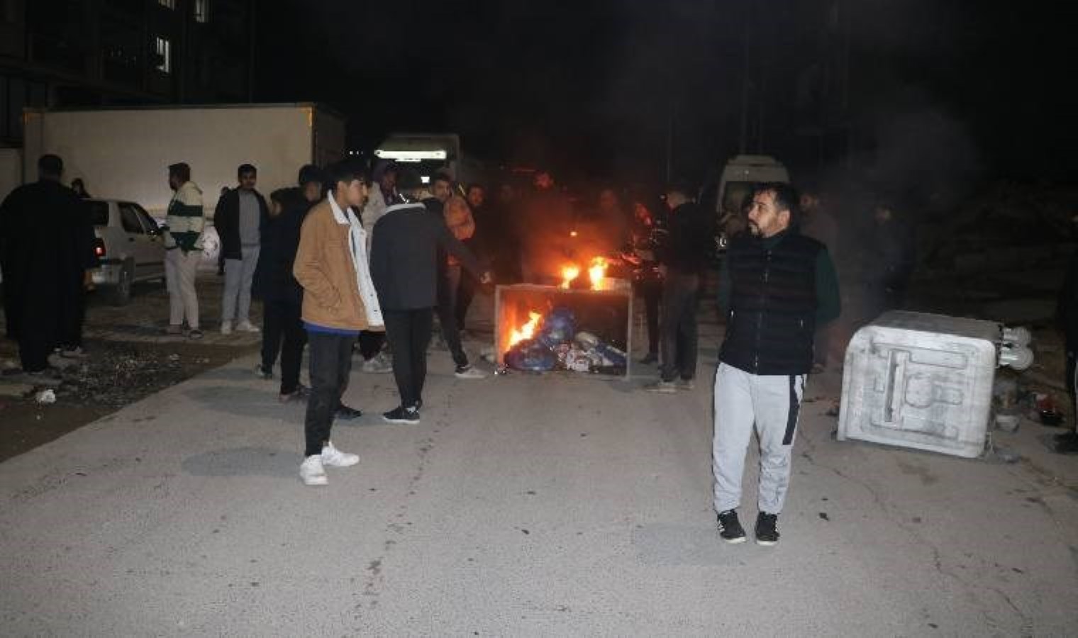 Şanlıurfa’da elektrik kesintisi protestosu… Mahalleli sokağa döküldü