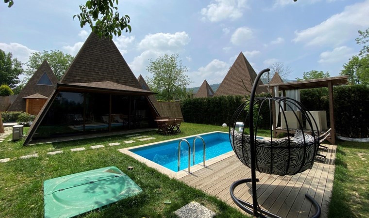 Sapanca’daki ‘bungalovlar’ doldu: İki günlük tatil cep yakıyor!