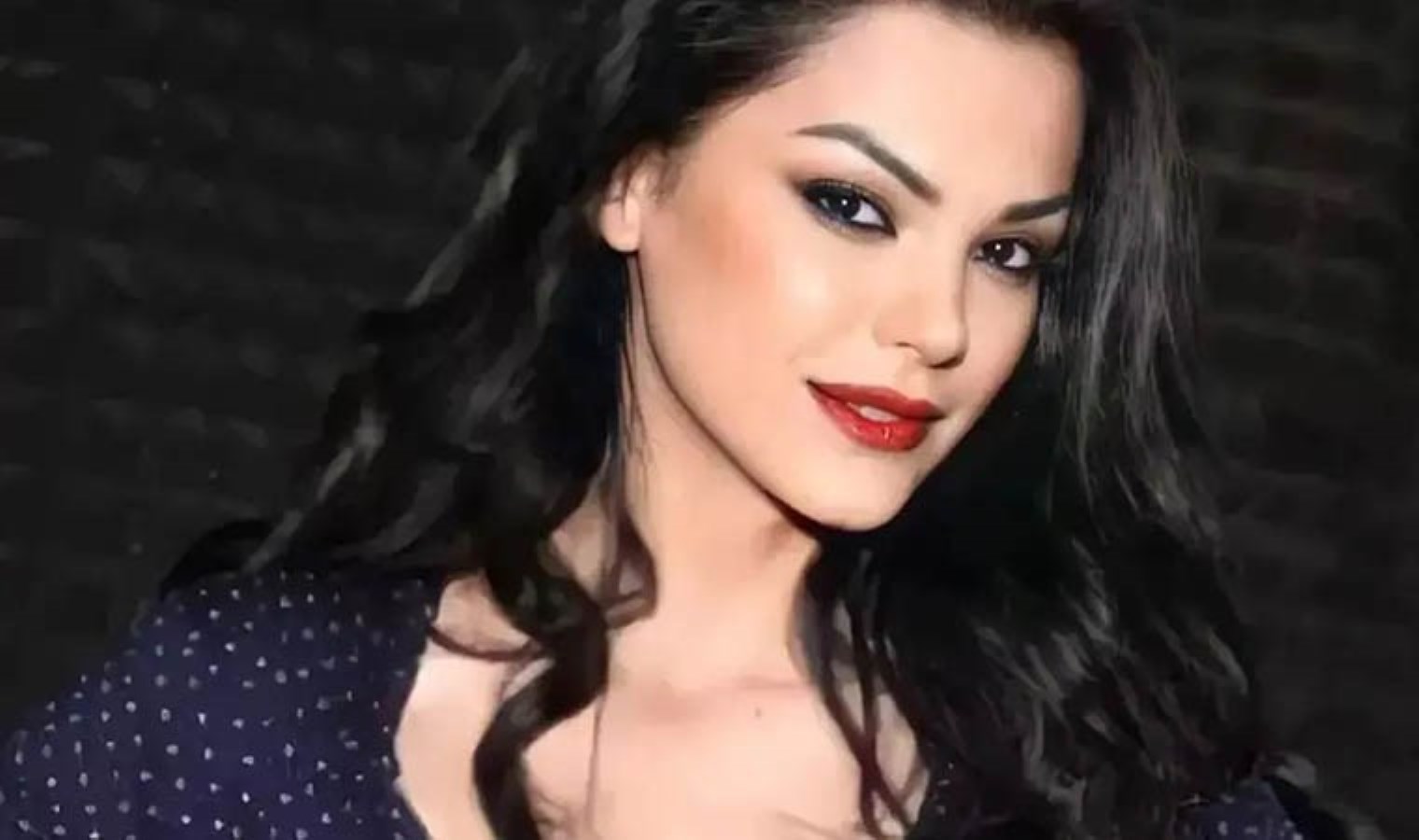 Şarkıcı Nez’e Fenerbahçe kongre üyesinden ahlaksız teklif