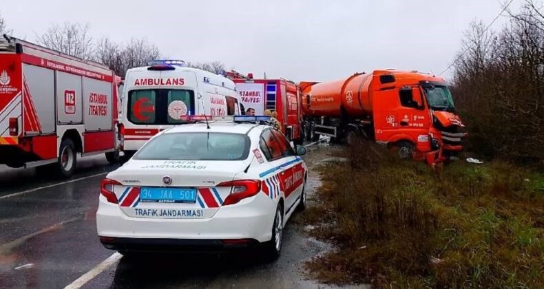 Silivri’de feci kaza… İki kamyon kafa kafaya çarpıştı!