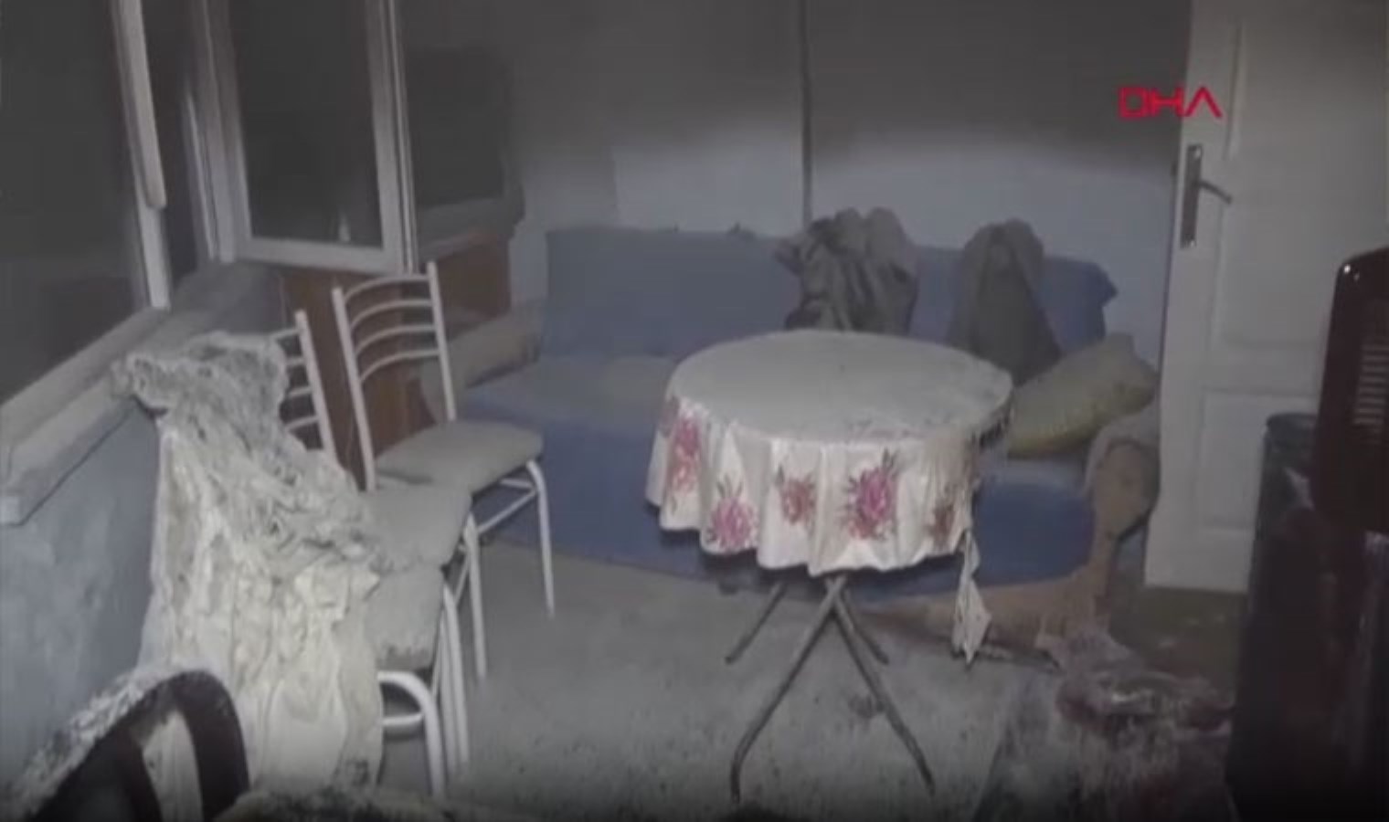 Sobanın tuttuğu evde yangın paniği! 1 kişi dumandan etkilendi