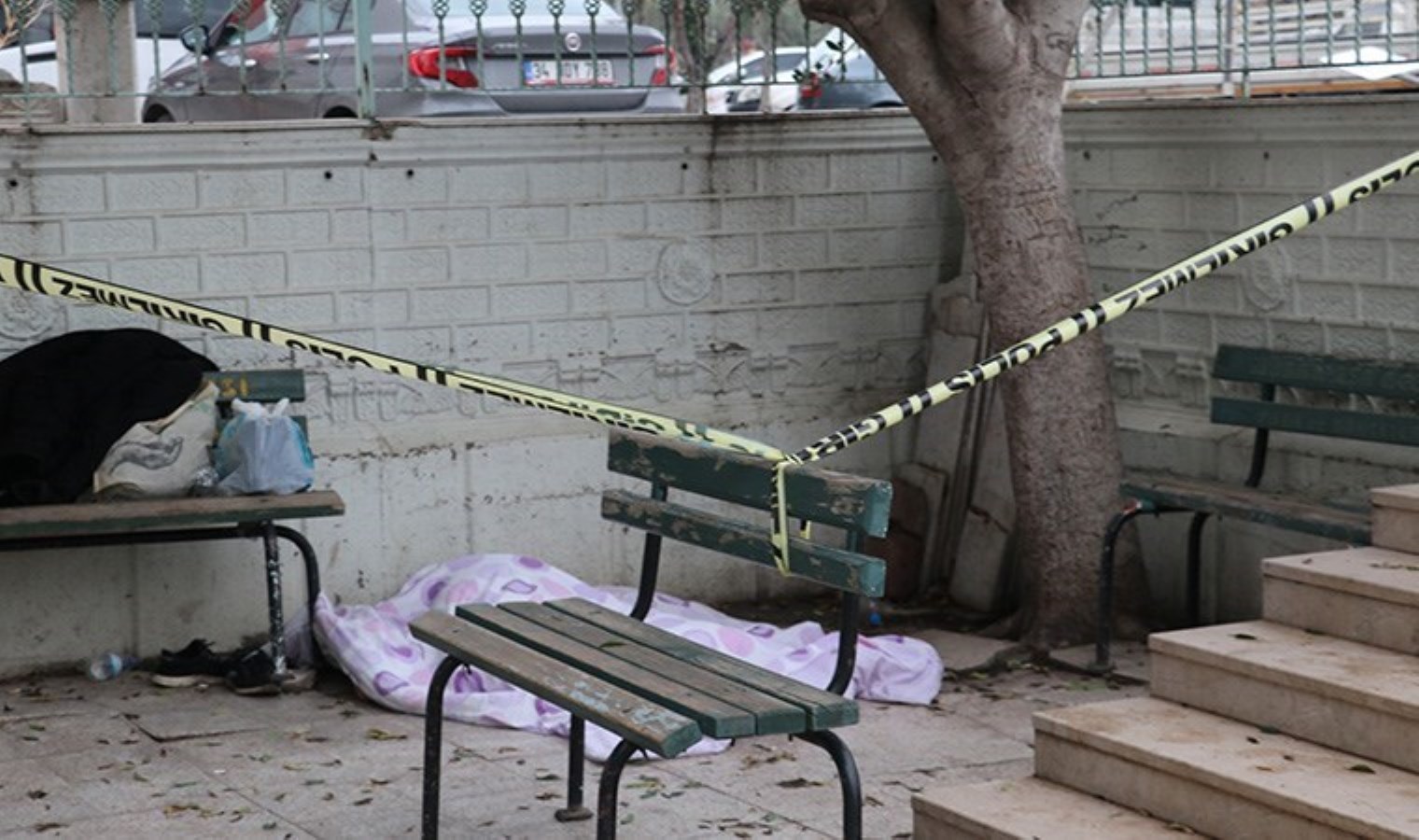 Sokakta yaşıyordu, cami avlusunda ölü bulundu: ‘Ekiplere bildirdim ama gelmedi’